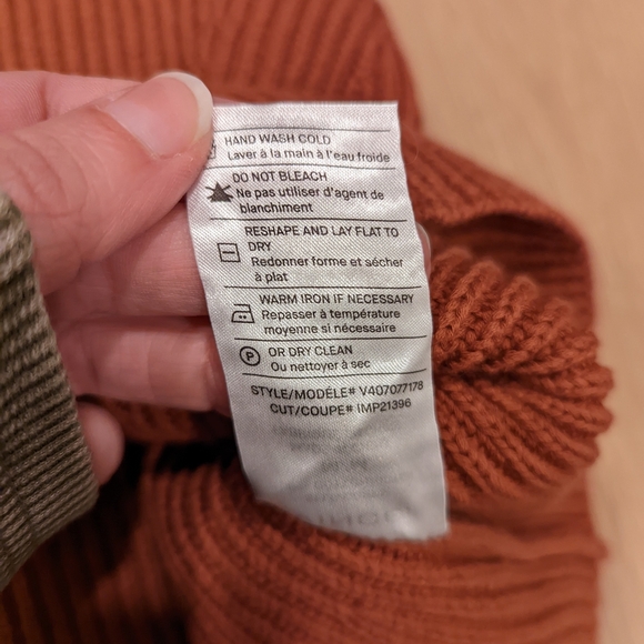 Rust Ribbed Knit Top - Picture 2 of 5